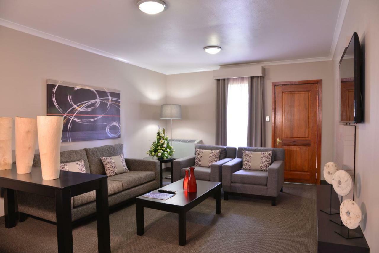 Birchwood Hotel And Or Tambo Conference Centre Boksburg Bagian luar foto